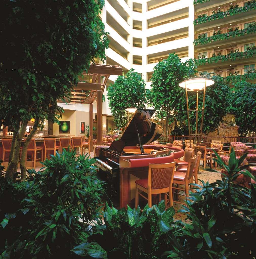 Embassy Suites By Hilton At Hot Springs Convention Center Interno foto