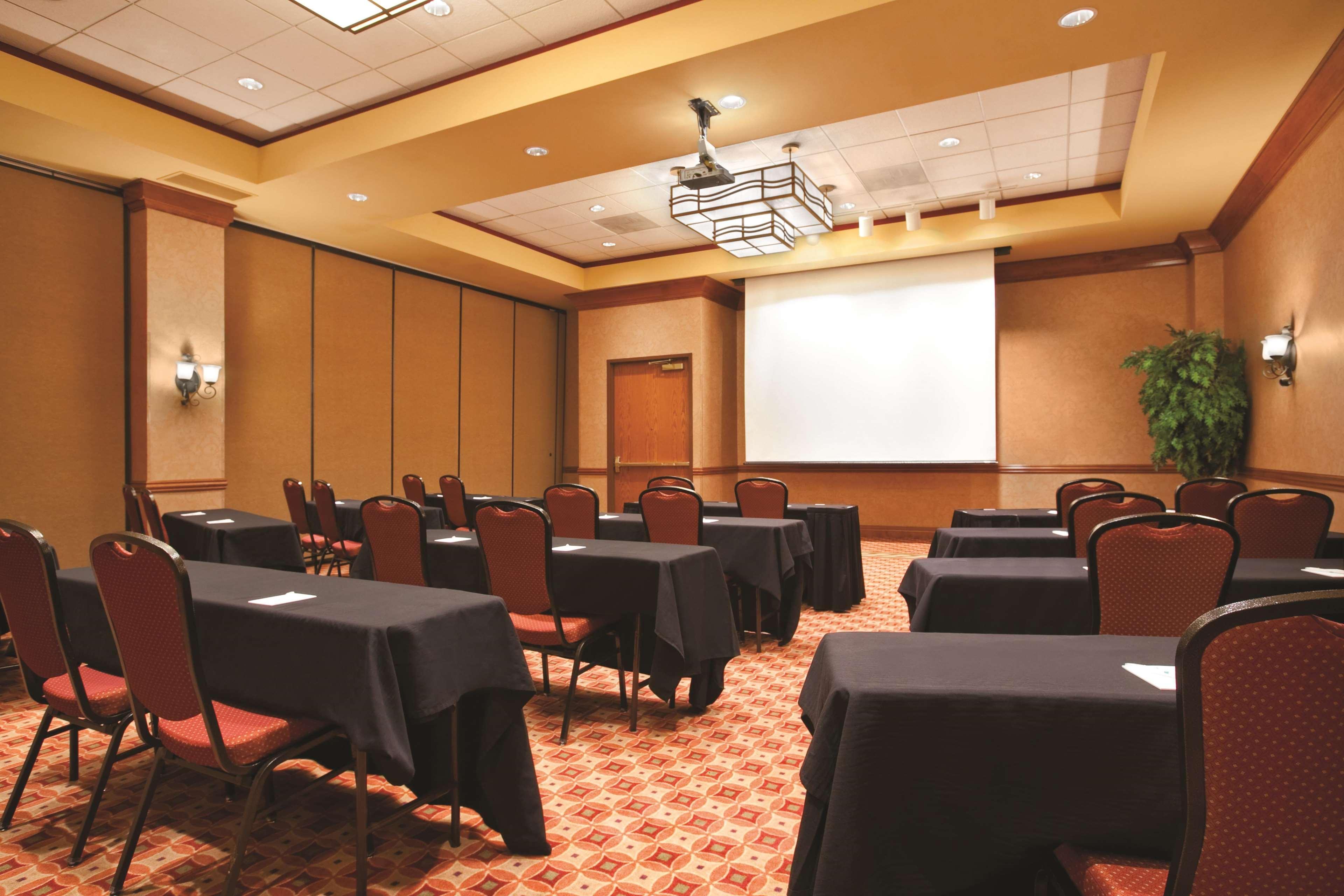 Embassy Suites By Hilton At Hot Springs Convention Center Esterno foto